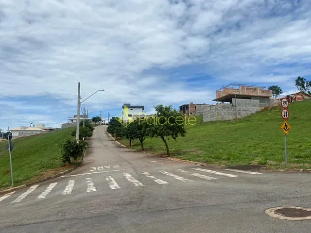 Terreno com 285m², à venda, no bairro Chácaras Cataguá em Taubaté