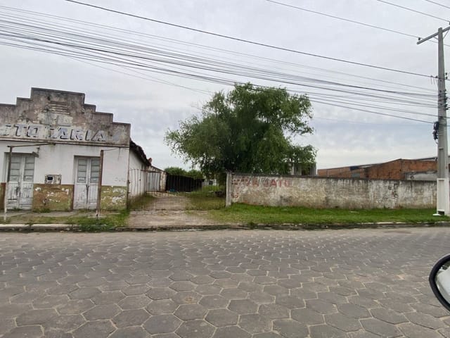 Terreno com 3910m², à venda, no bairro Fragata em Pelotas