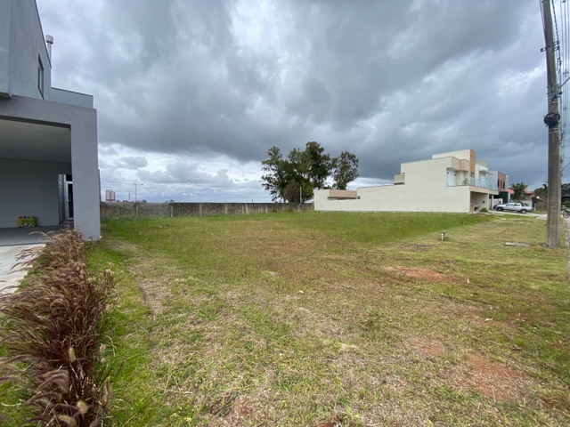 Terreno com 360m², à venda, no bairro Três Vendas em Pelotas