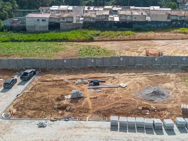 Terreno à venda, no bairro Xaxim em Curitiba
