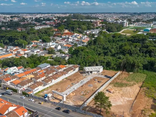 Terreno à venda, no bairro Xaxim em Curitiba
