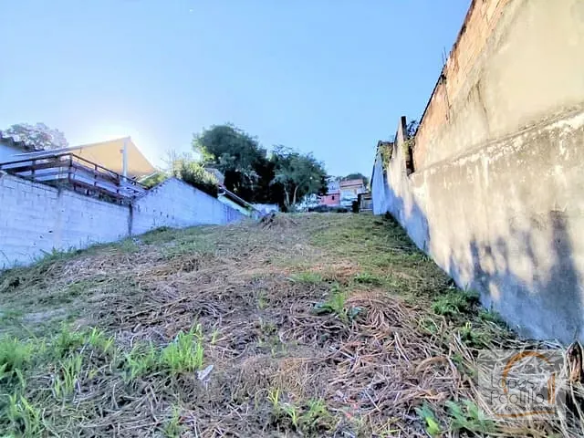 Terreno com 135m², à venda, no bairro Jardim Imperial em Atibaia