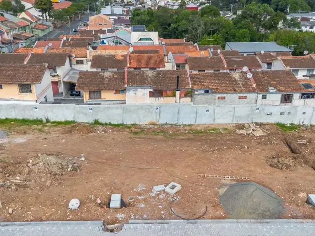Terreno à venda, no bairro Xaxim em Curitiba
