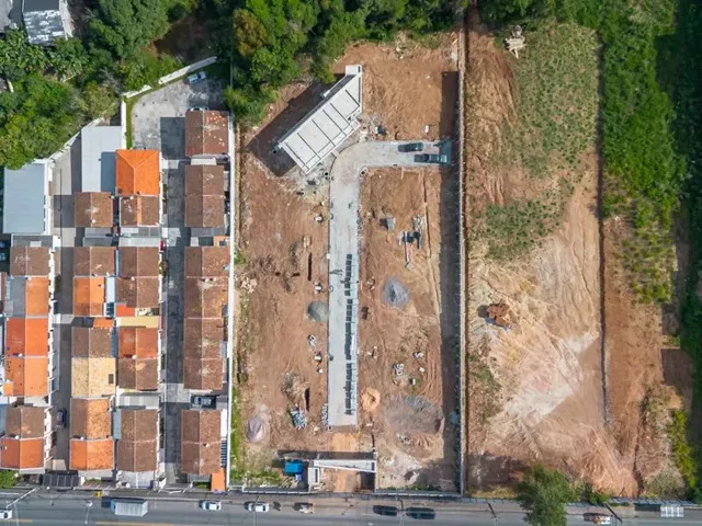 Terreno à venda, no bairro Xaxim em Curitiba