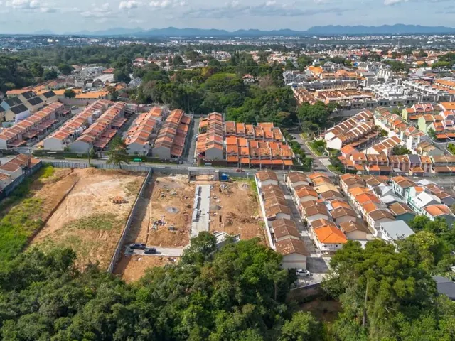 Terreno à venda, no bairro Xaxim em Curitiba
