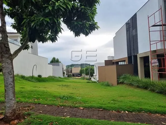 Terreno com 330m², à venda, no bairro Esperança em Londrina