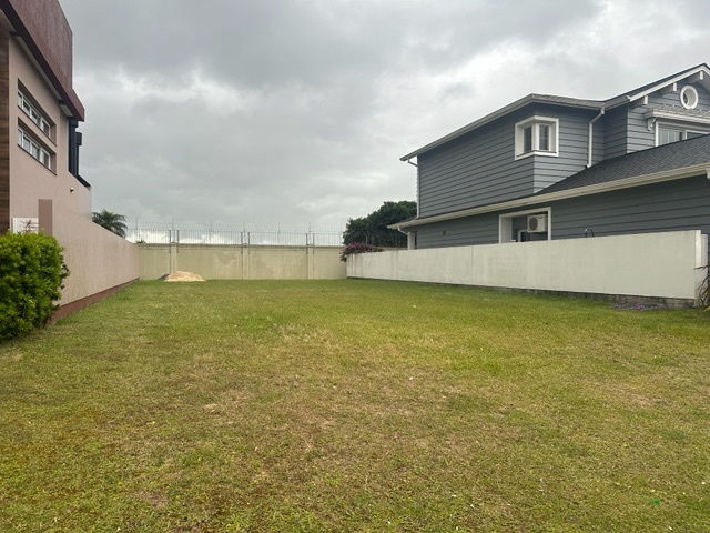 Terreno com 341m², à venda, no bairro Laranjal em Pelotas