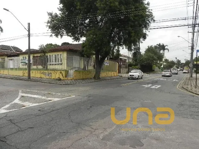 Terreno à venda, no bairro SANTA QUITERIA em Curitiba