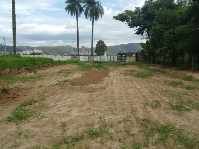 Terreno com 440m², à venda, no bairro Vila Olívia em Potim