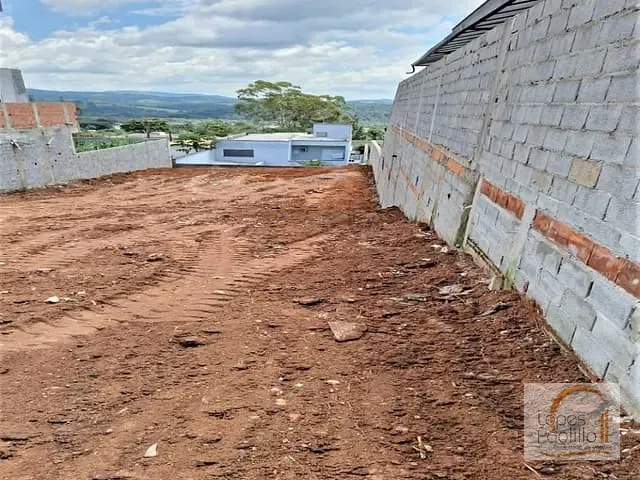 Terreno com 400m², à venda, no bairro Jardim dos Pinheiros em Atibaia
