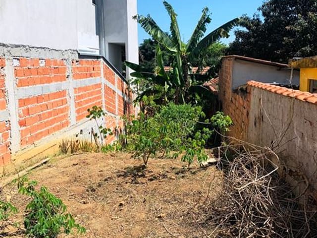 Terreno à venda, no bairro Santana em Pindamonhangaba