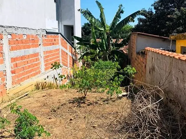 Terreno à venda, no bairro Santana em Pindamonhangaba