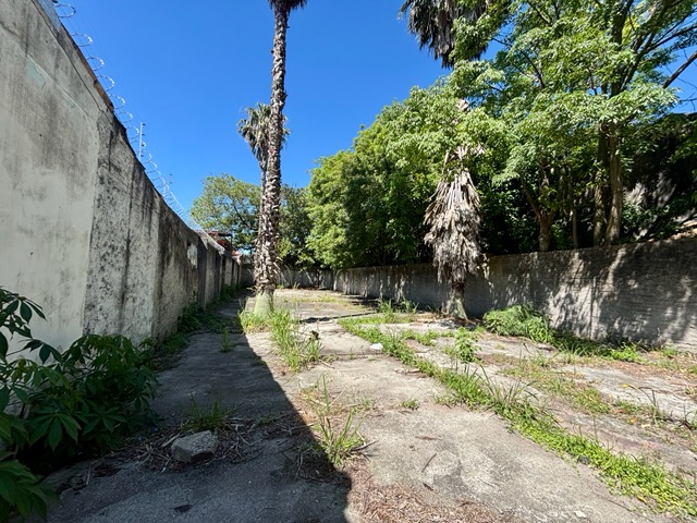 Terreno com 800m², à venda, no bairro Centro em Pelotas