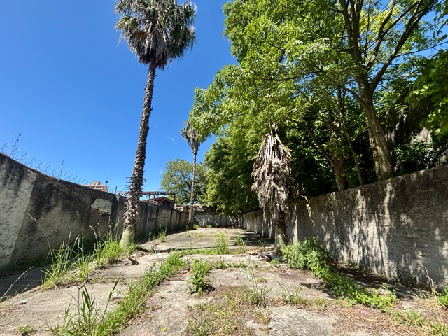 Terreno com 800m², à venda, no bairro Centro em Pelotas