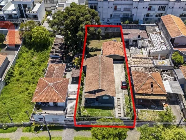 Terreno à venda, no bairro Bom Retiro em Curitiba