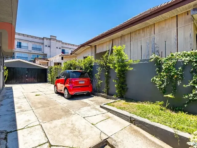 Terreno à venda, no bairro Bom Retiro em Curitiba