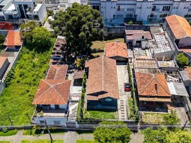 Terreno à venda, no bairro Bom Retiro em Curitiba