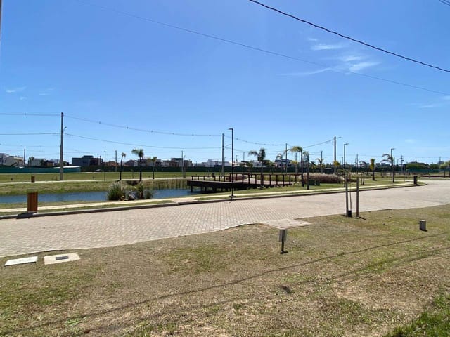 Terreno com 400m², à venda, no bairro Laranjal em Pelotas