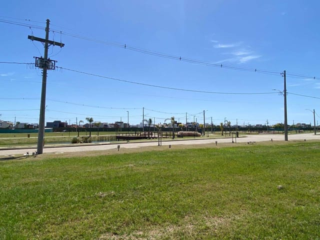 Terreno com 400m², à venda, no bairro Laranjal em Pelotas