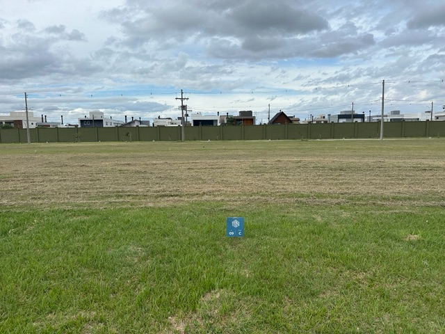Terreno com 278m², à venda, no bairro Laranjal em Pelotas
