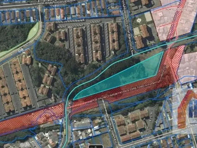Terreno à venda, no bairro Santa Quitéria em Curitiba