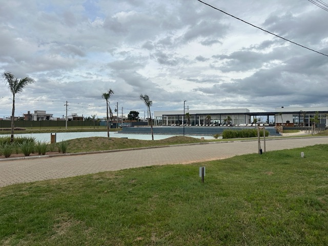 Terreno com 270m², à venda, no bairro Laranjal em Pelotas
