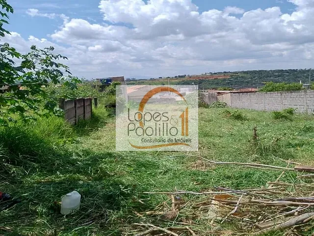Terreno com 300m², à venda, no bairro Jardim Imperial em Atibaia