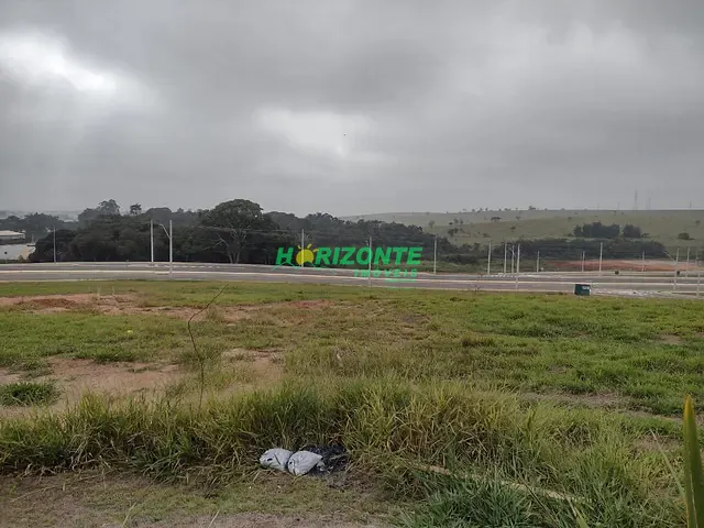 Terreno com 1000m², à venda, no bairro Eugênio de Melo em São José dos Campos