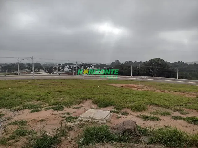 Terreno com 1000m², à venda, no bairro Eugênio de Melo em São José dos Campos