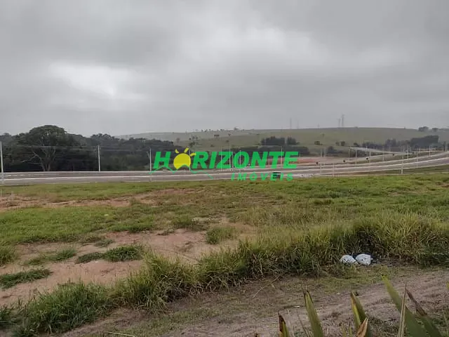 Terreno com 1000m², à venda, no bairro Eugênio de Melo em São José dos Campos