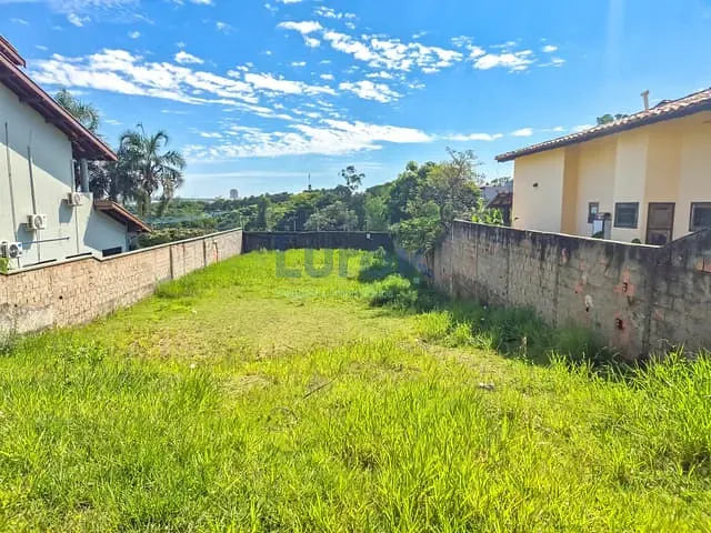 Terreno com 770m², à venda, no bairro Dois Córregos em Valinhos