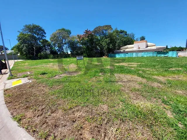 Terreno com 462m², à venda, no bairro Vitória Régia em Holambra