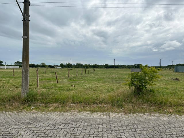 Terreno com 360m², à venda, no bairro Centro em Pelotas