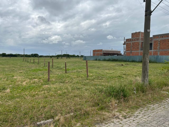 Terreno com 360m², à venda, no bairro Centro em Pelotas