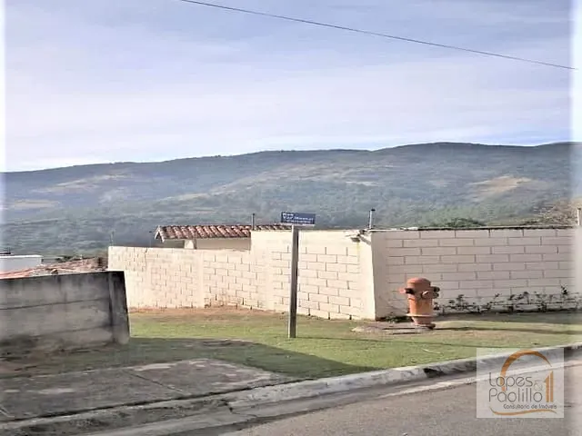 Terreno com 258m², à venda, no bairro Jardim Maristela em Atibaia