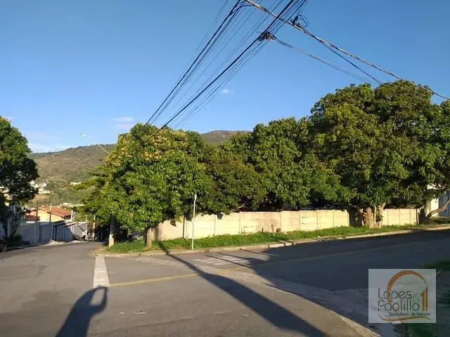 Terreno com 550m², à venda, no bairro Jardim Maristela em Atibaia