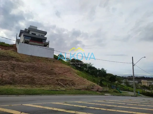 Terreno com 361m², à venda, no bairro Recanto dos Eucaliptos em São José dos Campos