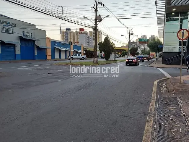 Terreno com 2400m², à venda, no bairro Centro em Londrina