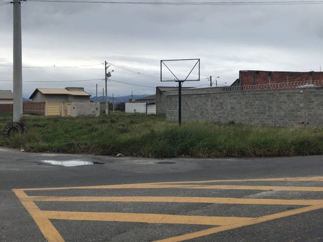 Terreno com 809m², à venda, no bairro Cesar Park em Pindamonhangaba