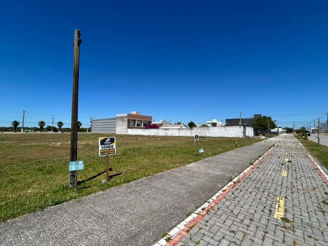 Terreno com 195m², à venda, no bairro Três Vendas em Pelotas