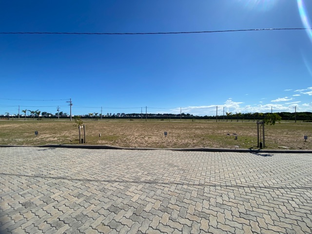 Terreno com 266m², à venda, no bairro Laranjal em Pelotas