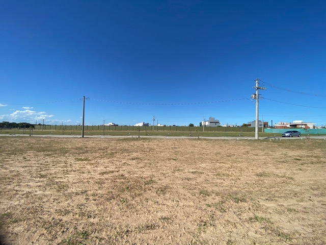 Terreno com 266m², à venda, no bairro Laranjal em Pelotas