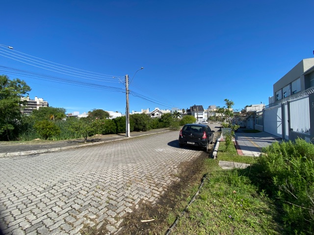 Terreno com 730m², à venda, no bairro Três Vendas em Pelotas