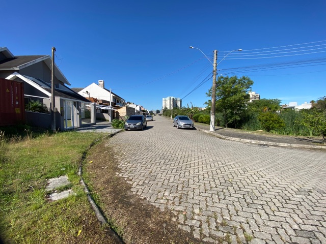 Terreno com 730m², à venda, no bairro Três Vendas em Pelotas