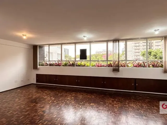 Terreno para alugar, no bairro Centro Cívico em Curitiba