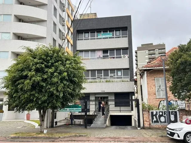 Terreno para alugar, no bairro Centro Cívico em Curitiba