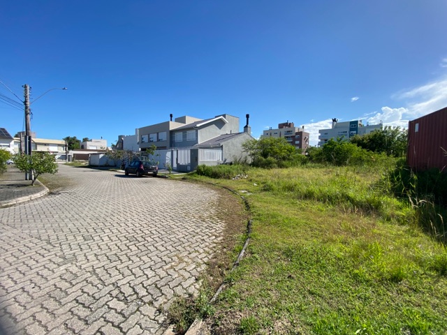 Terreno com 750m², à venda, no bairro Três Vendas em Pelotas
