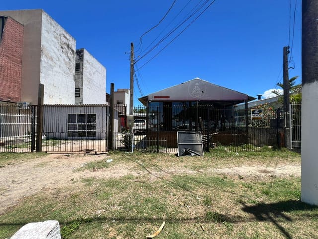 Foto do Terreno - Terreno à venda no Laranjal, Pelotas - com 495 m² de área total, sendo 15 m de frente para a praia. | UP Imóveis