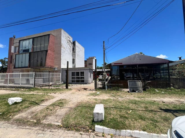 Foto do Terreno - Terreno à venda no Laranjal, Pelotas - com 495 m² de área total, sendo 15 m de frente para a praia. | UP Imóveis