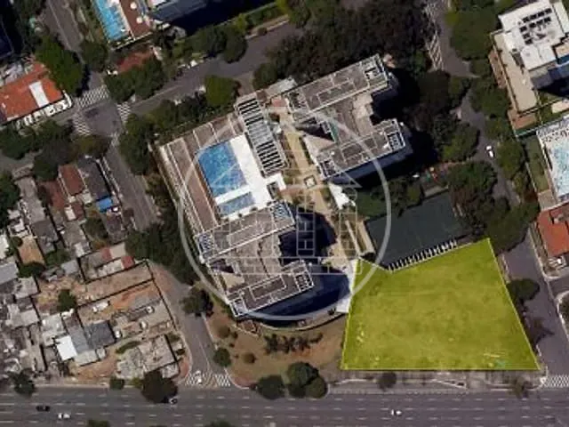 Terreno com 2610m², à venda, no bairro Campo Belo em São Paulo